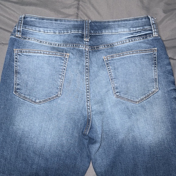 NWOT St. John’s Bay Capri Jeans - Picture 5 of 8
